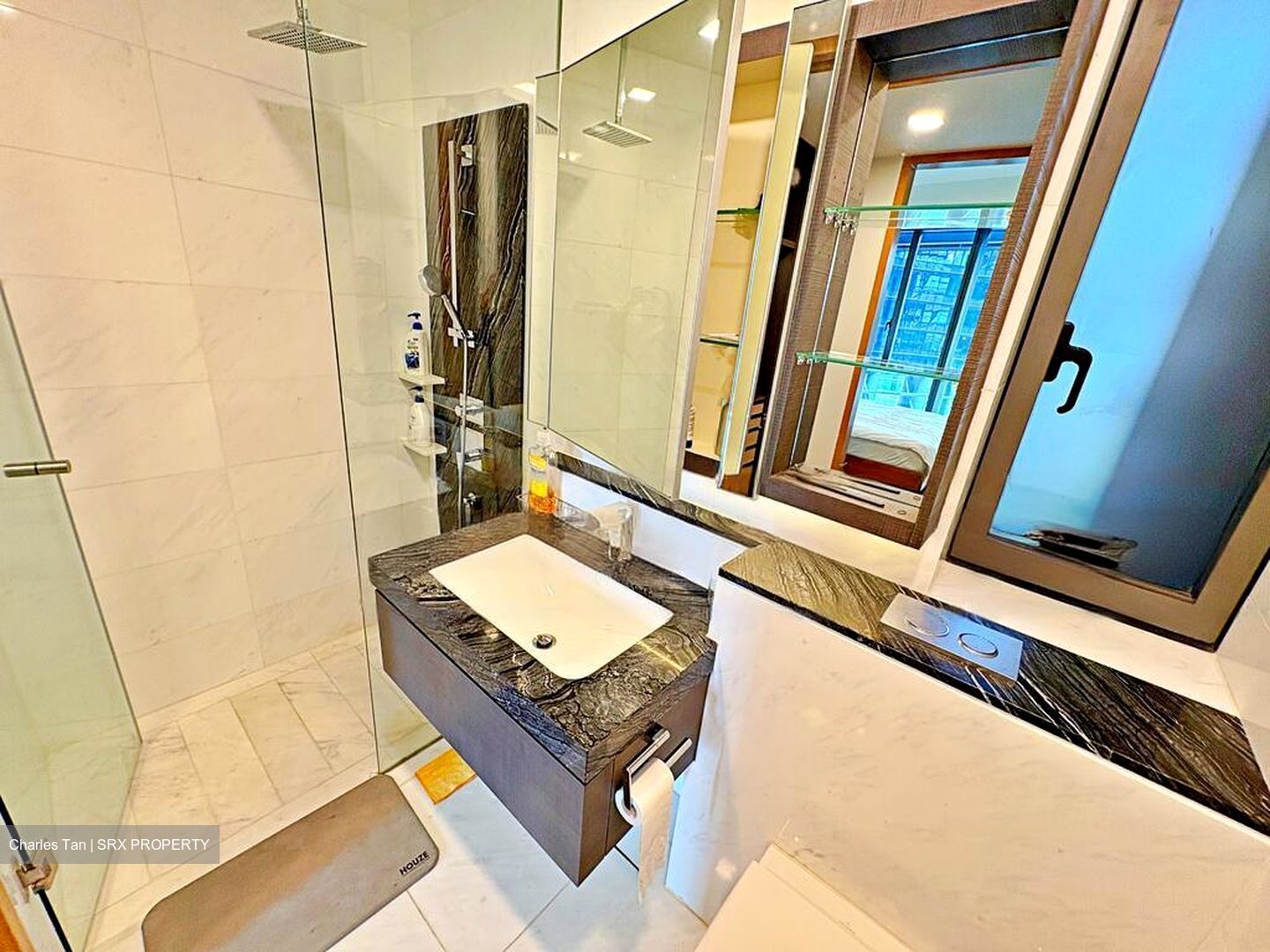 Straits View (D1), Apartment #449501801